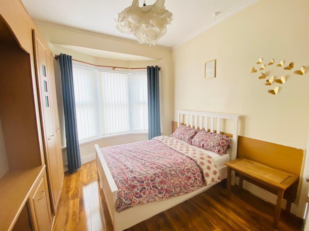 Entire 4 Bedroom House - Ev Point & Free Parking Liverpool Exterior photo